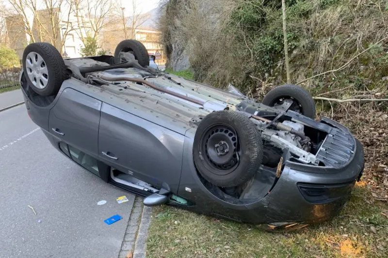 Balzers – Nach Kollision mit Fahrzeug überschlagen