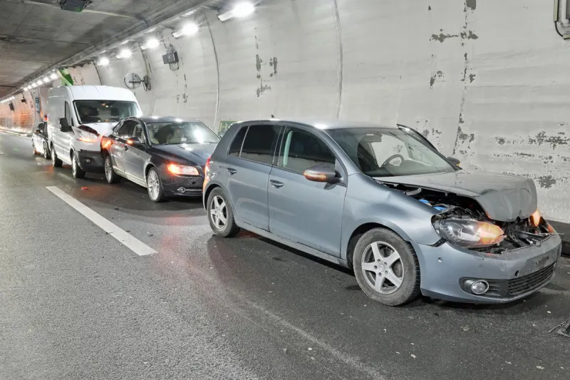 Luzern  – Unfallserie auf der A2 im Sonnenbergtunnel 