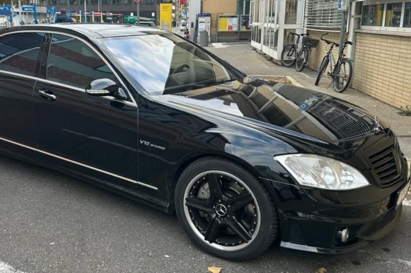 Friedrichshafen BW – Junger Autofahrer schmuggelt Mercedes aus der Schweiz