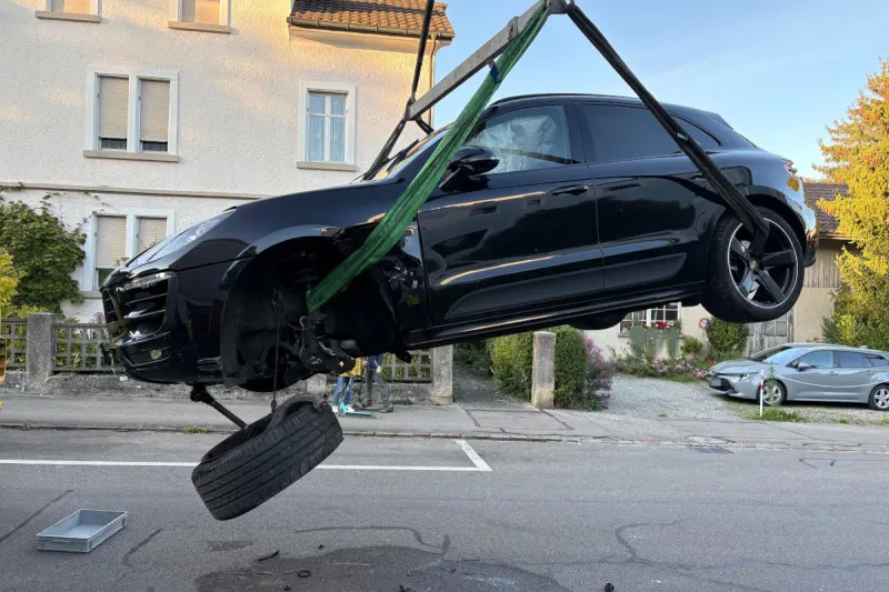 Kreuzlingen TG – Automobilist prallt gegen Mauer
