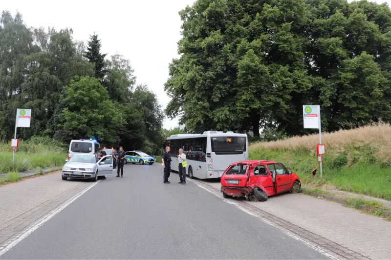 Mettmann - Schwerer Unfall - Verdacht des illegalen Autorennens