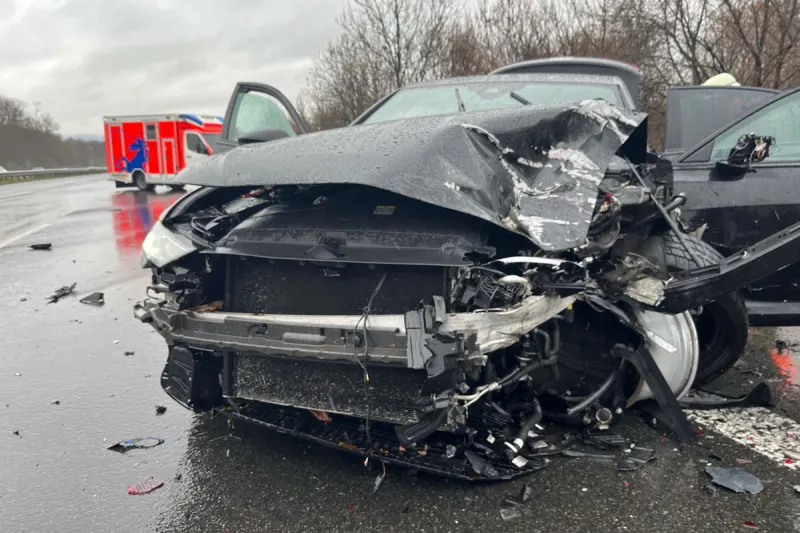 NRW – Mehrere Aquaplaning-Unfälle mit Verletzten auf der A2