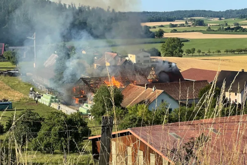 Brand in Coeuve JU – Bauernhaus komplett zerstört