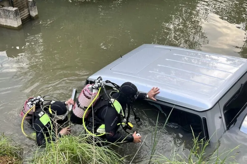 Thal - Autofahrer stürzt in Fischteich