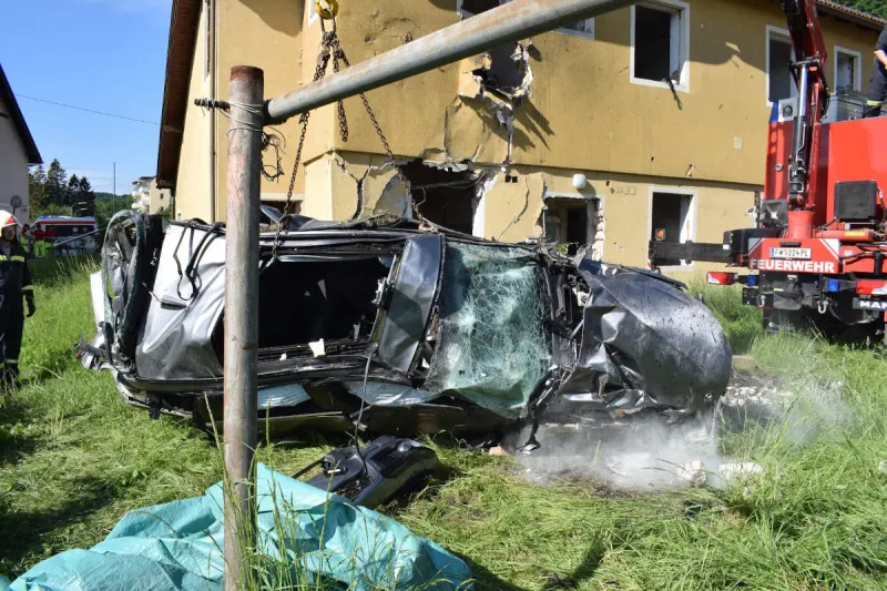 Drama in Wilhelmsburg – Schrecklicher Unfall mit BMW fordert Todesopfer 