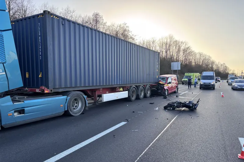 A2 Pratteln BL – Drei Verletzte bei Unfall mit vier Fahrzeugen
