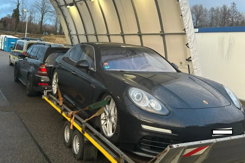 A96 Lindau – Zoll stellt Porsche Panamera sicher