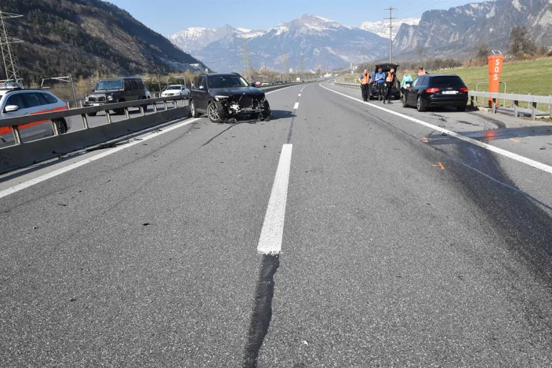 A13 Trimmis GR – Eine Verletzte bei Auffahrkollision auf Autobahn