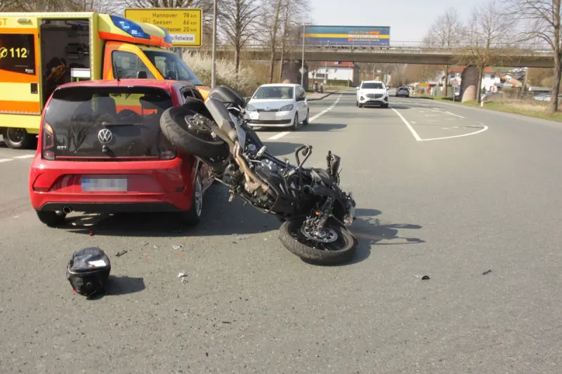 Höxter – Motorradfahrer bei Unfall schwer verletzt