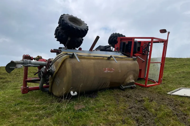 Appenzell – Beim Jauche austragen überschlug sich ein landwirtschaftlicher Transporter