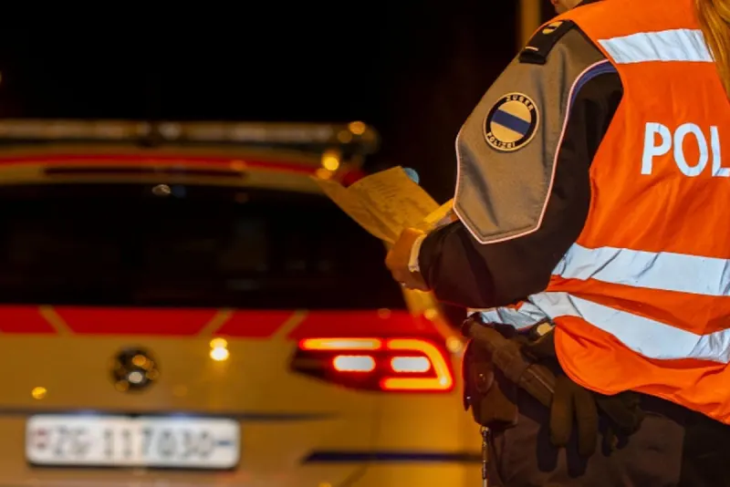 Unterägeri ZG – Velofahrer bei Sturz verletzt