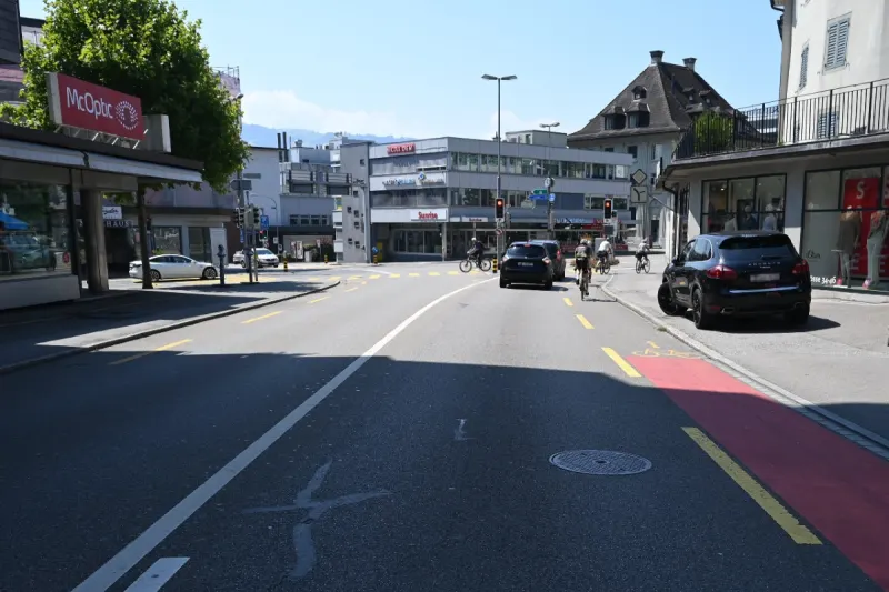  Rapperswil-Jona SG - Auffahrkollision als die Ampel auf grün wechselte!
