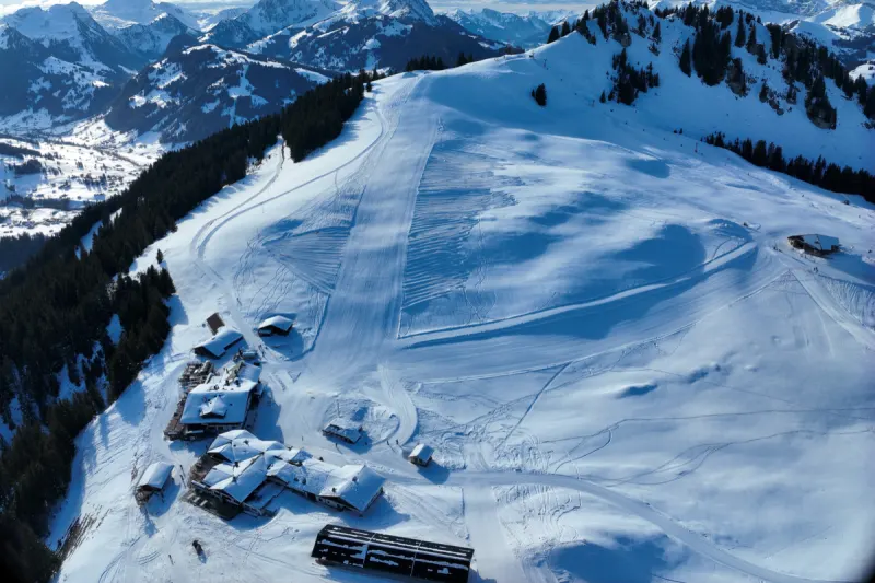Saanenmöser BE – Kollision auf Skipiste - Rega fliegt Frau ins Spital