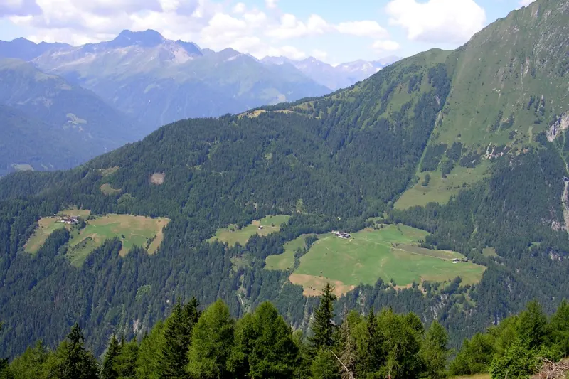 Goldau SZ - 20 Meter gestürzt und lebensbedrohlich verletzt