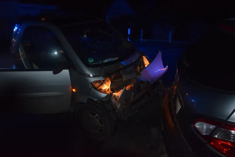 Kirchlengern – Smart kracht in geparkten Nissan