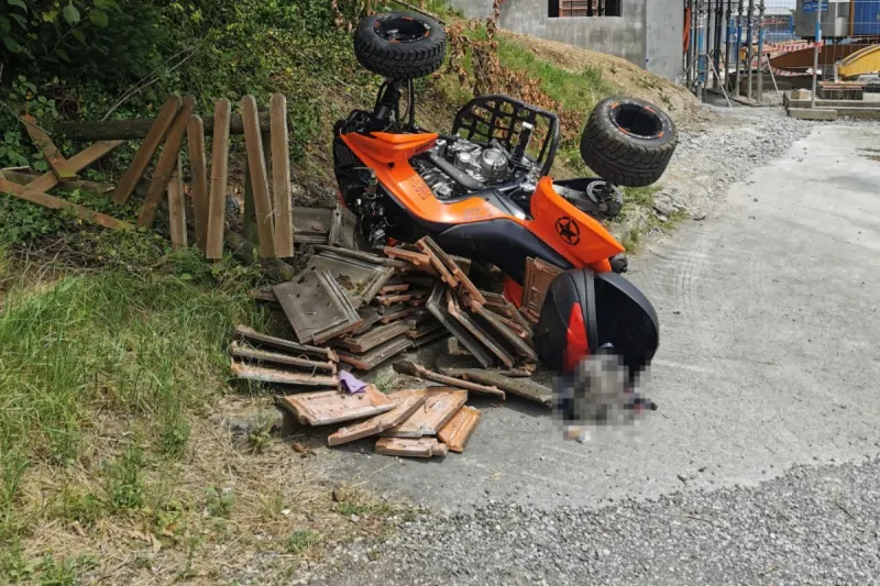  Altstätten SG -  Junge Frau verletzt sich bei Quad-Unfall