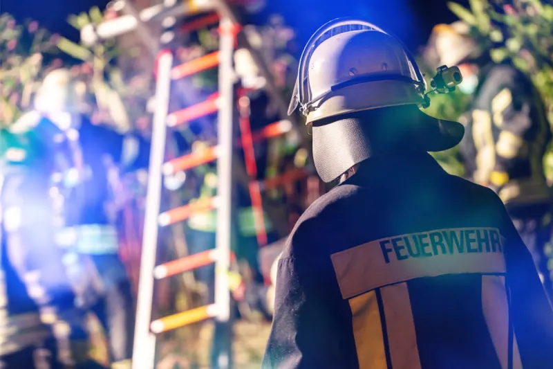Nürnberg BY – Dreizehn Verletzte bei Wohnungsbrand 