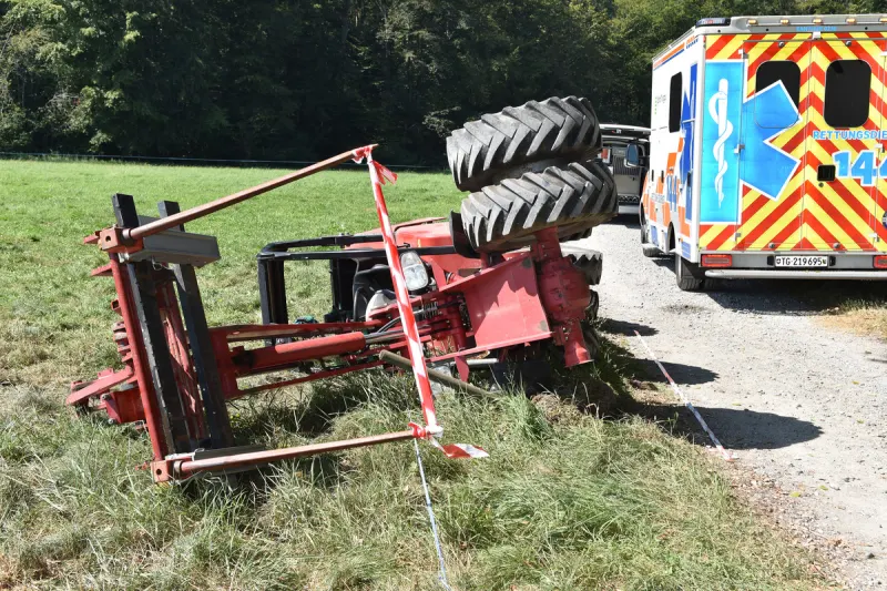 Romanshorn TG - Mann unter einem Arbeitskarren eingeklemmt 