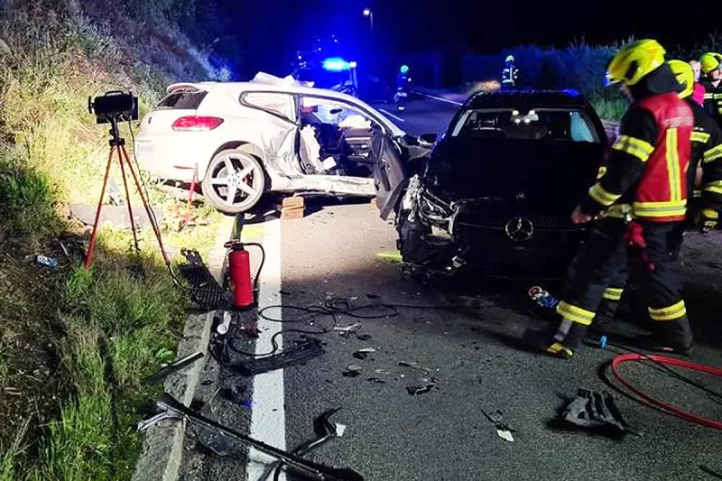 Heftiger Crash in Sierning - Vier Verletzte bei Unfall mit Alkolenker