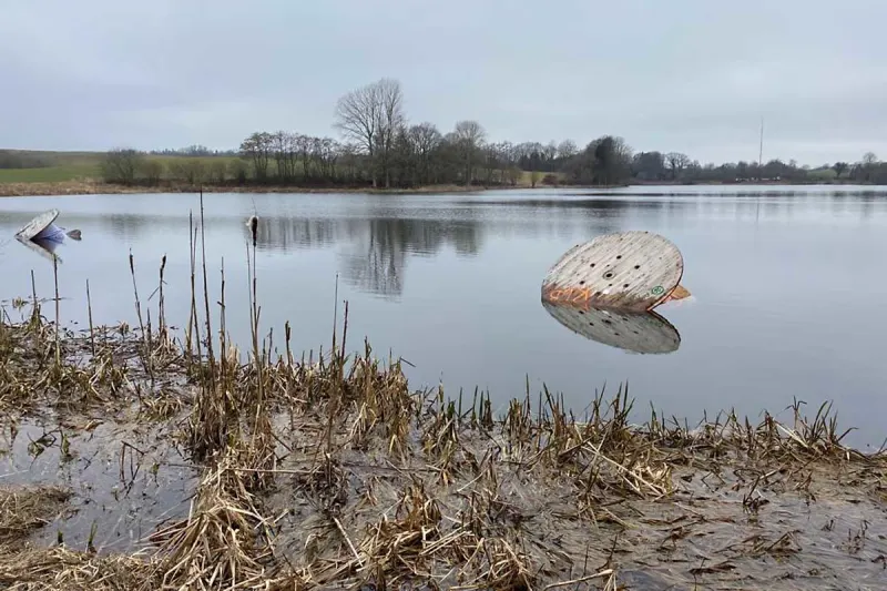 Mönchneversdorf - Holzkabelrollen entwendet und im See versenkt