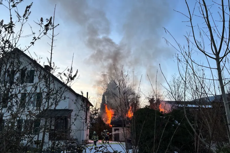 Bellach SO – Holzschopf in Brand geraten