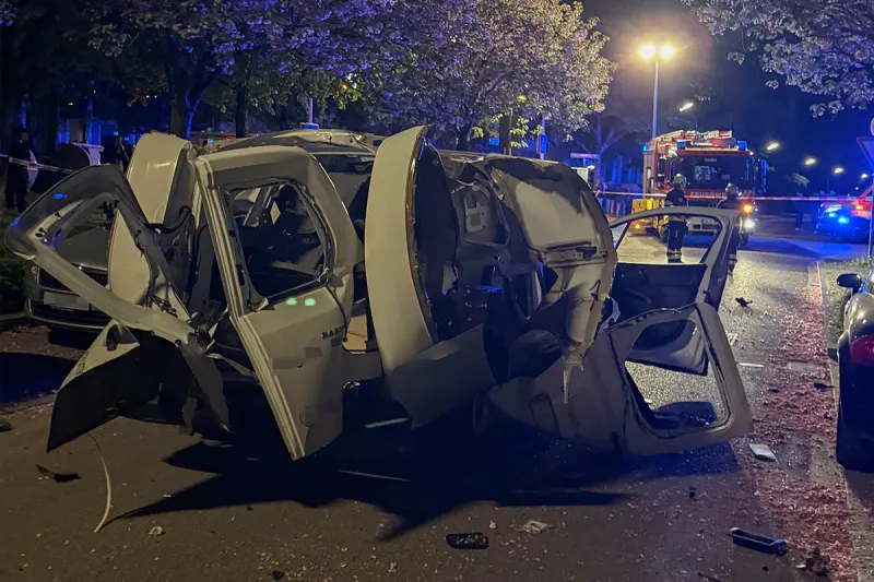 München – Fahrer nach Verpuffung in Fahrzeug schwer verletzt