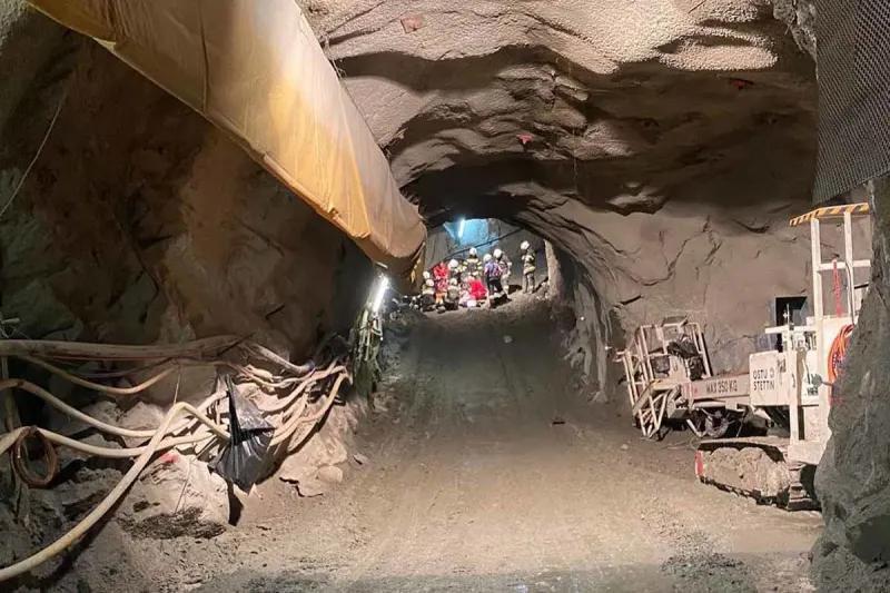 Mühldorf - Heckkipper kracht gegen Tunnelwand - Drei Arbeiter schwer verletzt