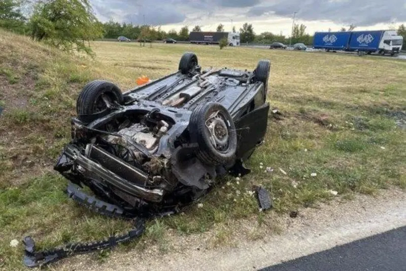 Unfall auf der A71 - Von der nassen Fahrbahn abgekommen
