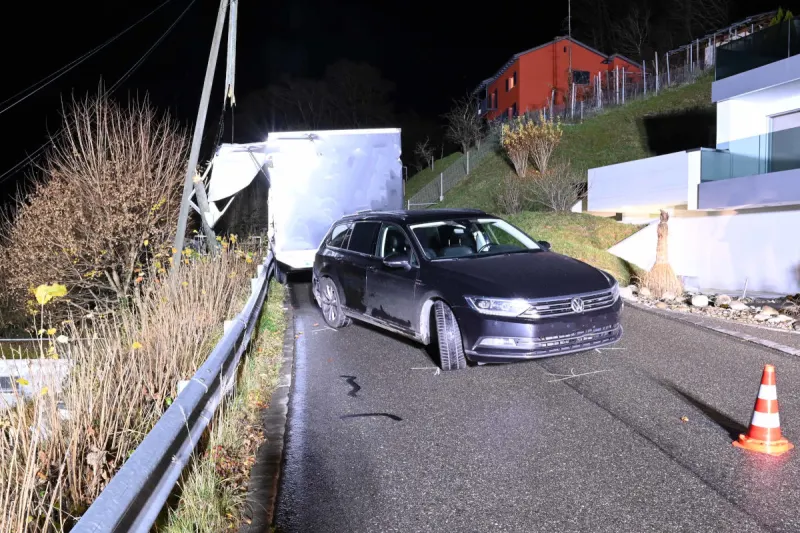 Triengen LU – Anhänger beschädigt Verkehrsinfrastruktur