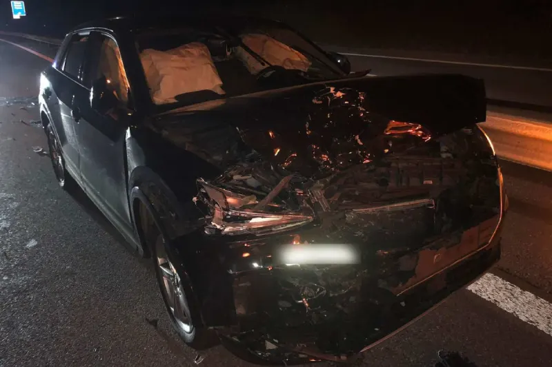 A12 bei Matran FR – Unfall mit drei beteiligten Fahrzeugen auf der Autobahn