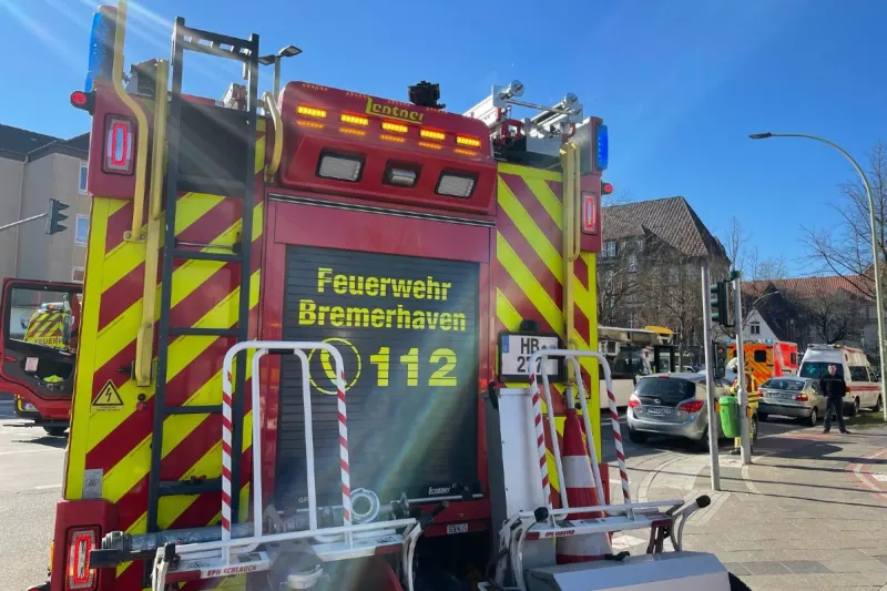 Bremerhaven - Verkehrsunfall mit Linienbus - zwei verletzte Personen