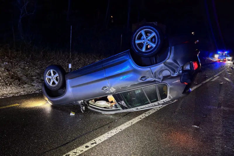 Mumpf AG – Fünf Verletzte bei Unfall mit Überschlag 