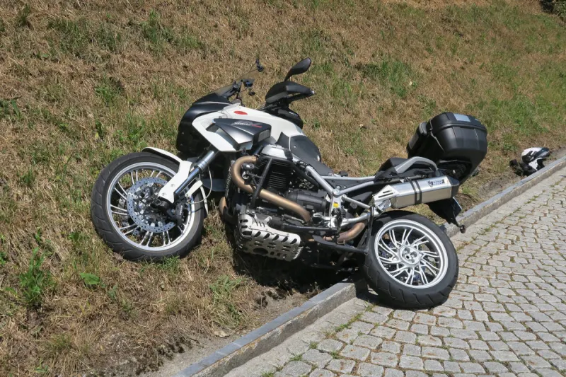 Linthal GL – Motorradunfall auf der Klausenstrasse