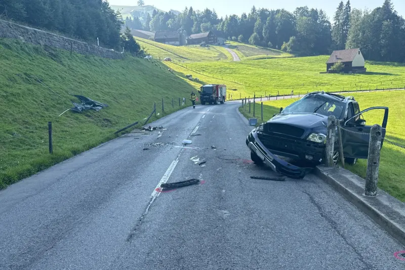 Unfall bei Enggenhütten AI – Auto fliegt über Mauer