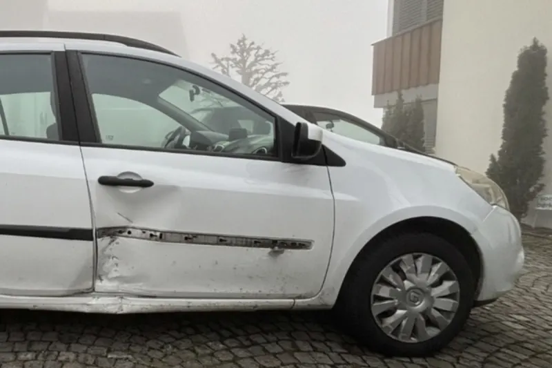 Unfall in Stalden OW – Motorrad prallt in abbiegendes Auto
