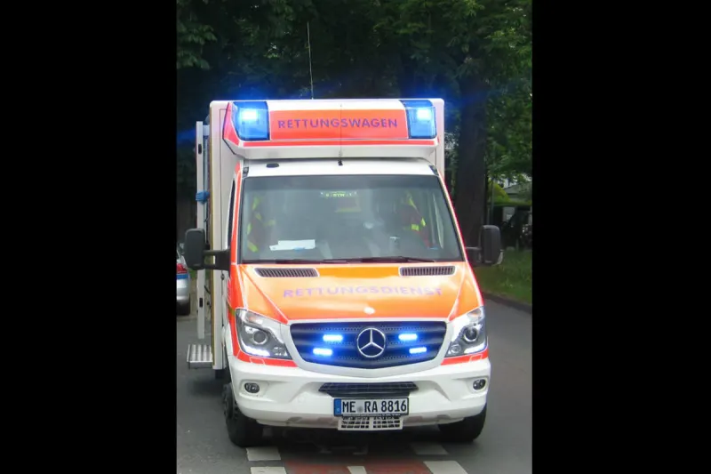 Gelsenkirchen – Fußgänger durch Bus schwer verletzt
