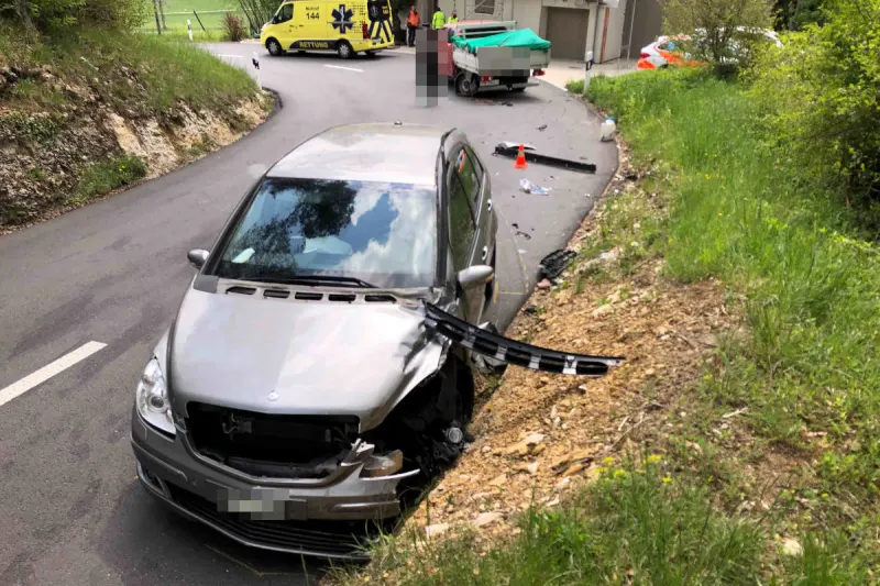Seewen SO – Kollision zwischen einem Auto und einem Lieferwagen