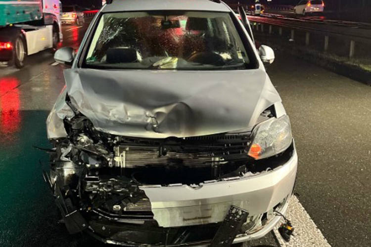 A2-G-tersloh-NW-LKW-Fahrer-verursacht-Unfall-von-Pkw-und-fl-chtet