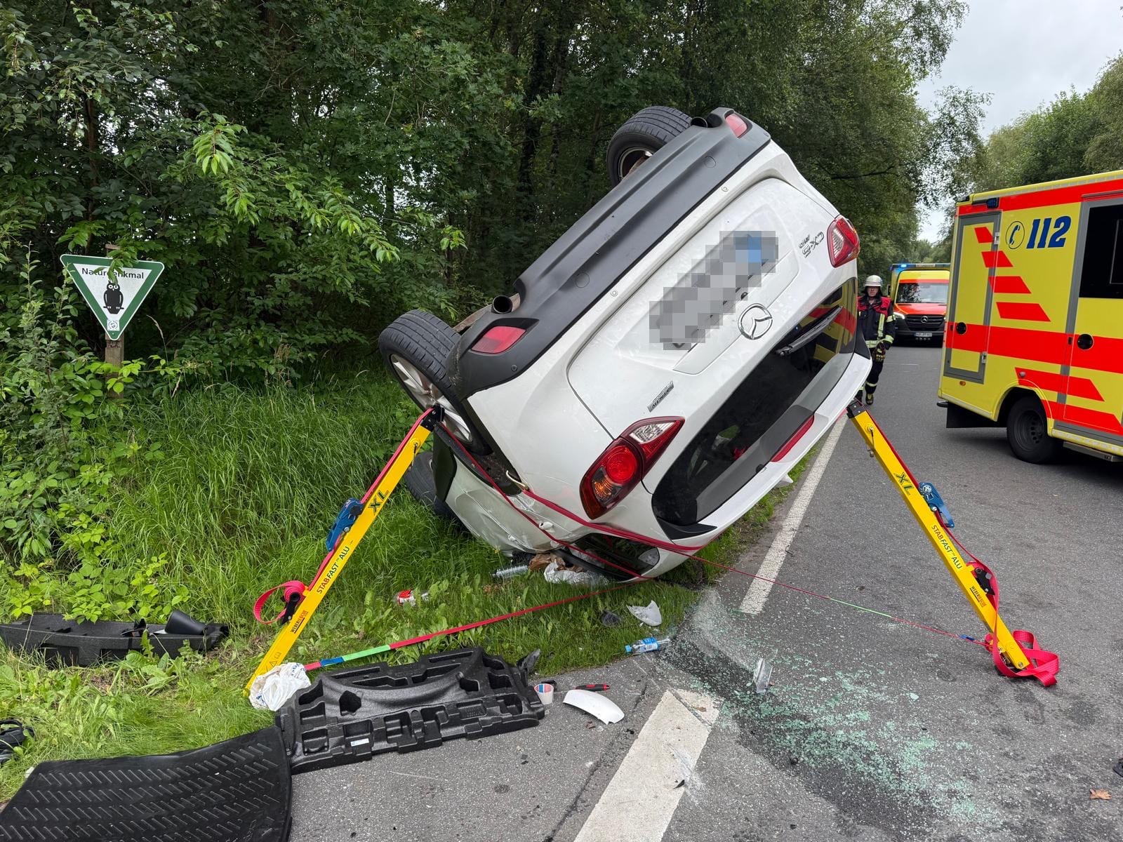Aurich-Acht-Verletzte-bei-schwerem-Unfall-auf-Kreuzung