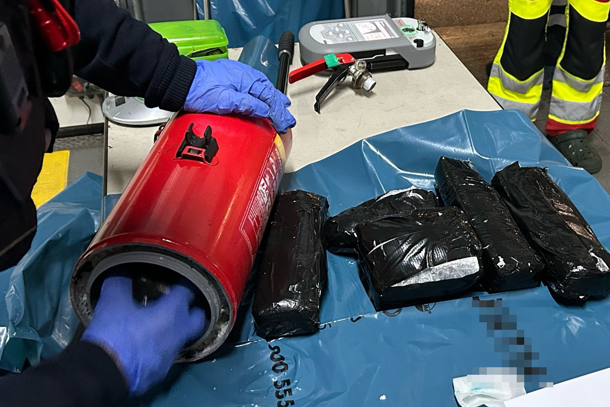 A44 Geseke – Kokain in Getränkepackungen und Feuerlöschern