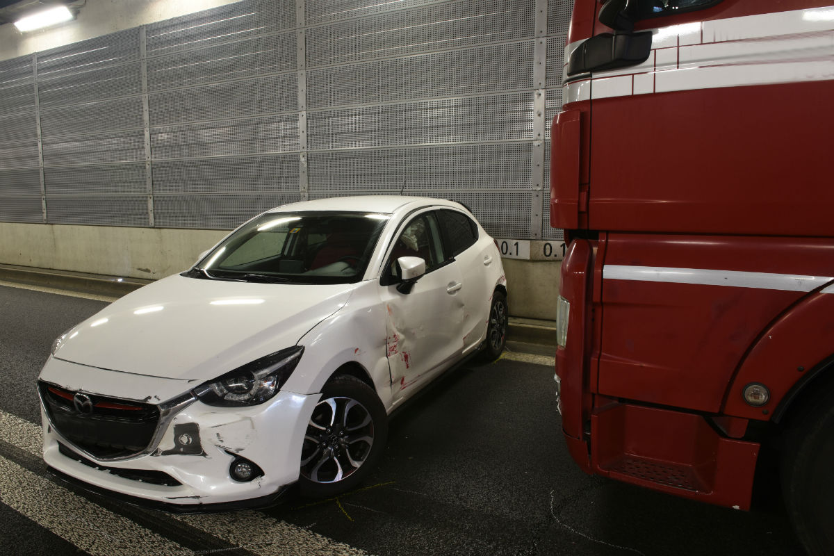 A2/Luzern LU - Auto kollidiert mit Anhängerzug