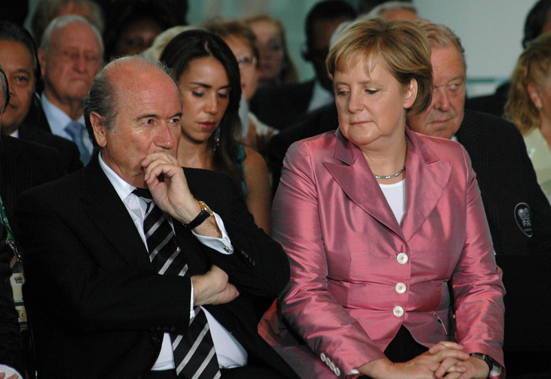 Sepp Blatter und Angela Merkel