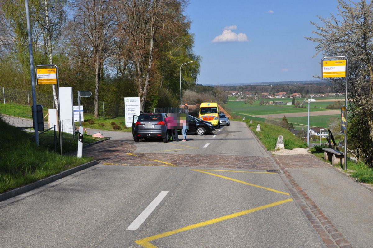 Die Strasse musste für die Räumung kurzzeitig gesperrt werden.