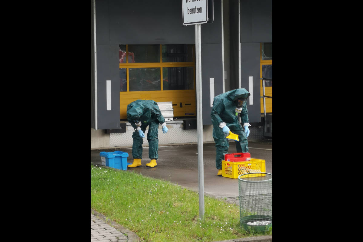 Die Spezialisten der Analytischen Task Force aus Dortmund unterstützte nach Rücksprache mit dem Landeskriminalamt die Feuerwehr Herford bei der Untersuchung des verdächtigen Briefes.