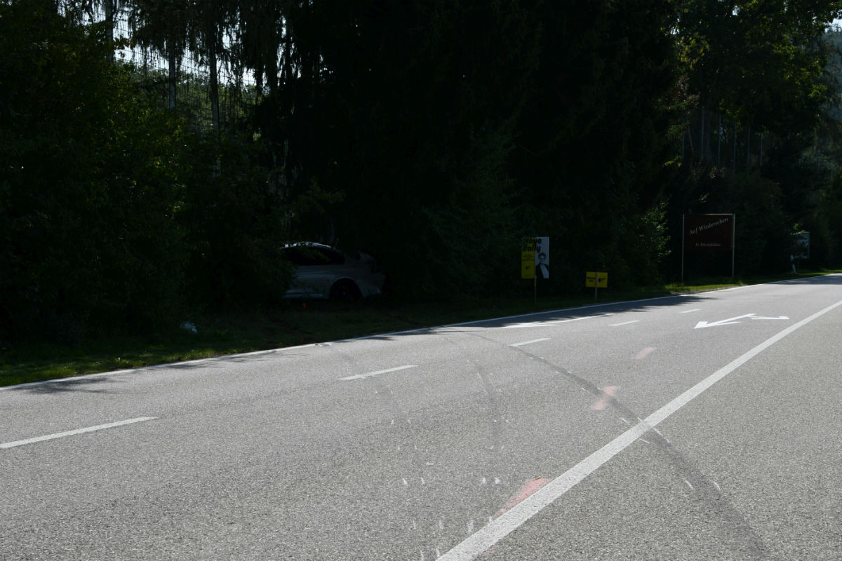 Rheinfelden AG - 24-Jähriger gerät mit seinem leistungsstarken BMW ins Schleudern