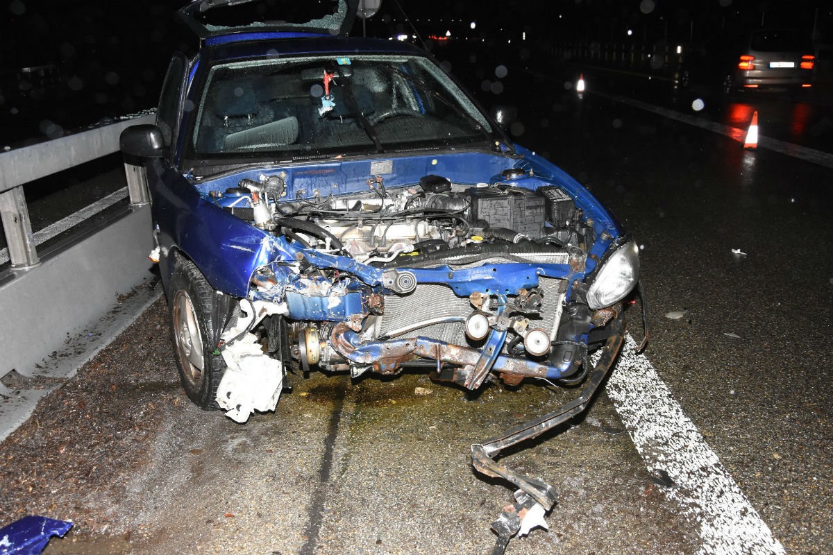 Mels SG - Zwei Frauen verletzten sich beim Selbstunfall