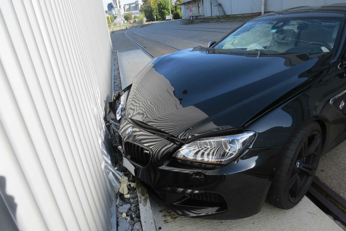 Unfall Rupperswil AG - 23-jähriger Neulenker verliert Kontrolle über BMW M6