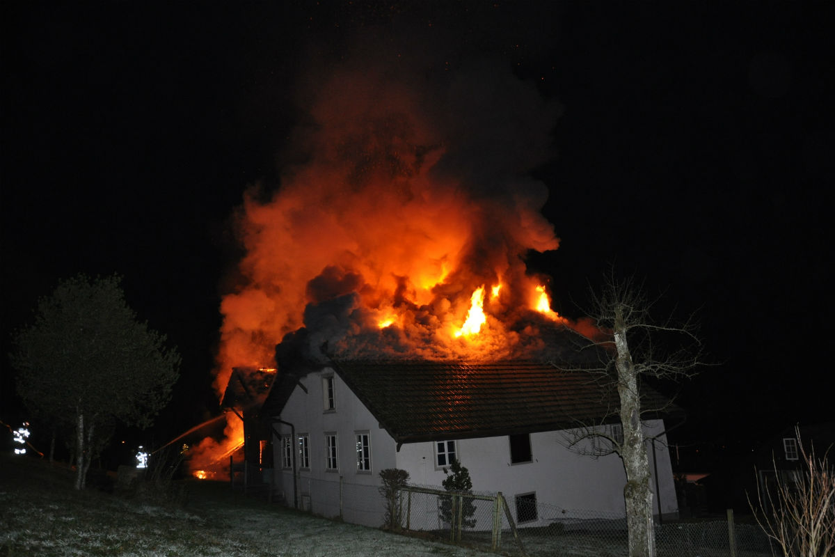 Oberdorf SO - Wohnhaus und Scheune brennen nieder!
