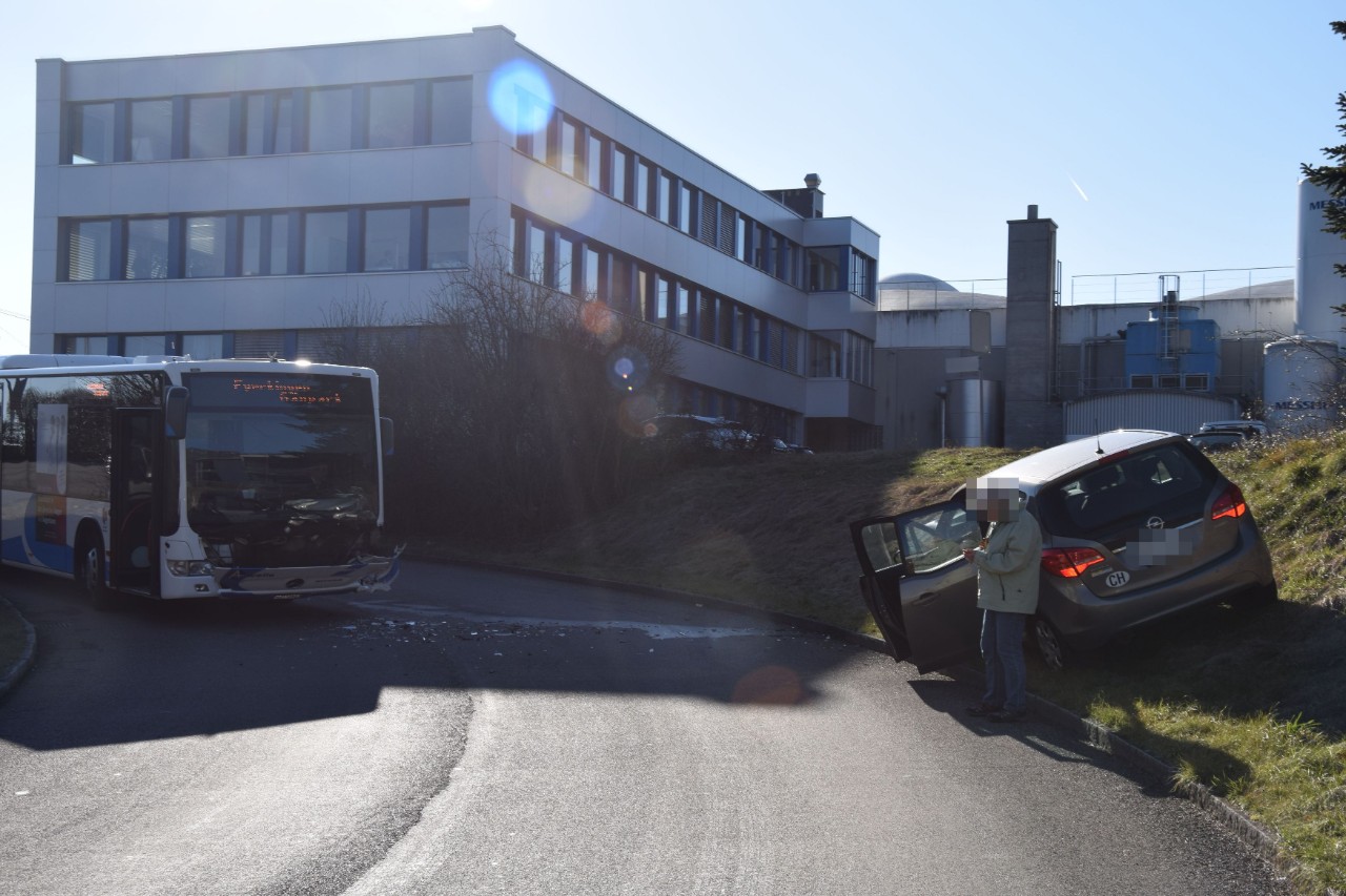 Zwei Personen verletzten sich.