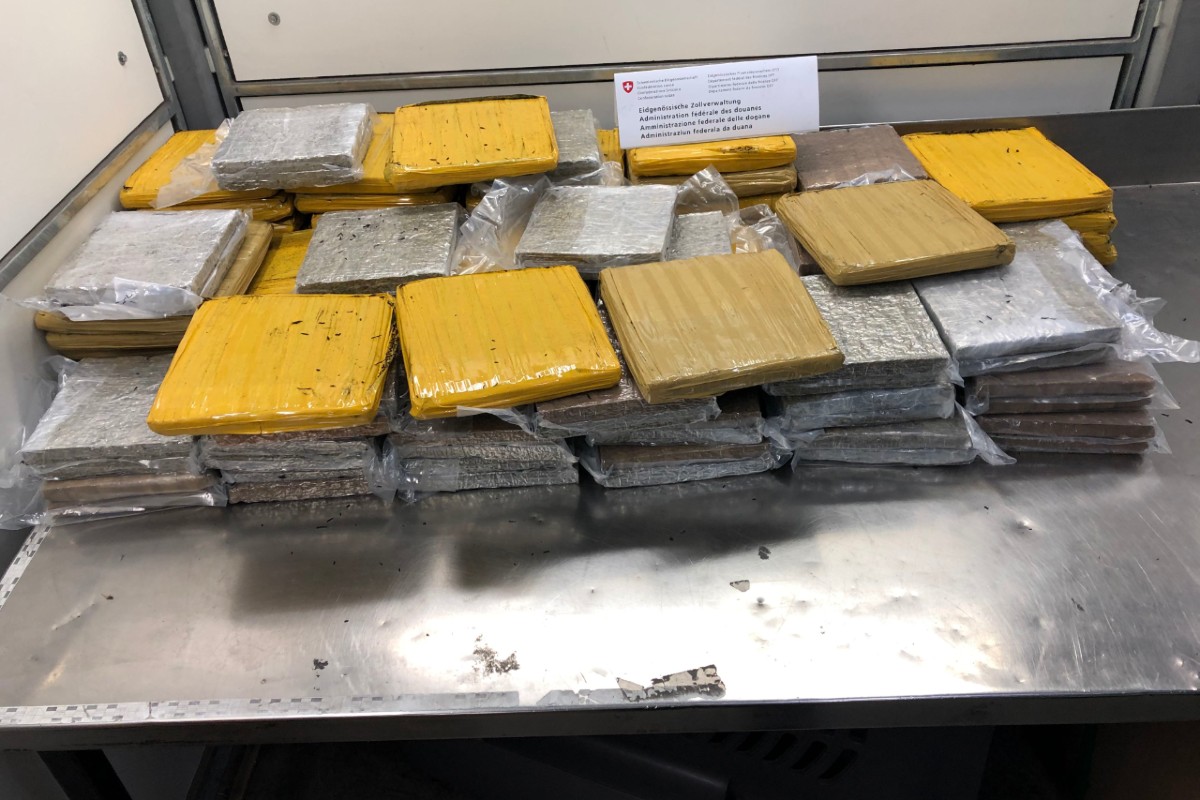 Flughafen Zürich - 83 Kilo Marihuana auf dem Weg nach Wien abgefangen